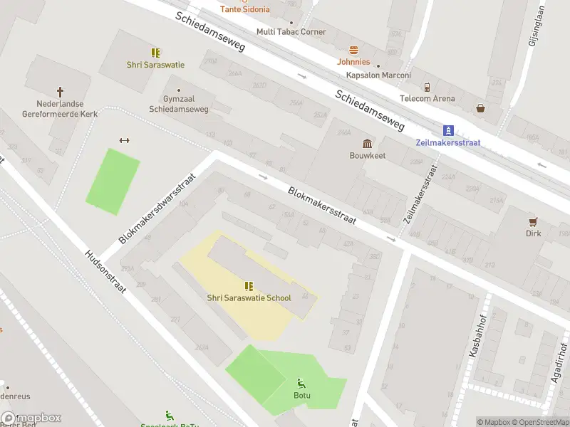 Ambulance met grote spoed naar de Blokmakersstraat in Rotterdam