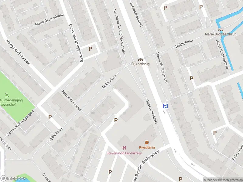 Ambulance met gepaste spoed naar de Top Naeffstraat in Leiden