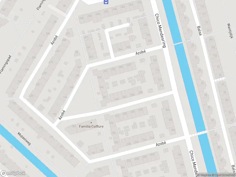 Ambulance met grote spoed naar de Azobé in Dordrecht