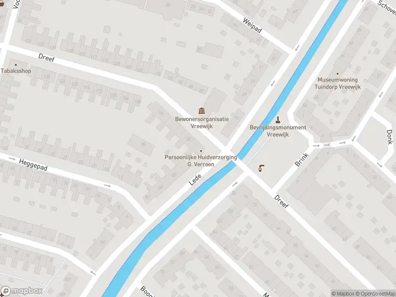 Ambulance met grote spoed naar de Dreef in Rotterdam