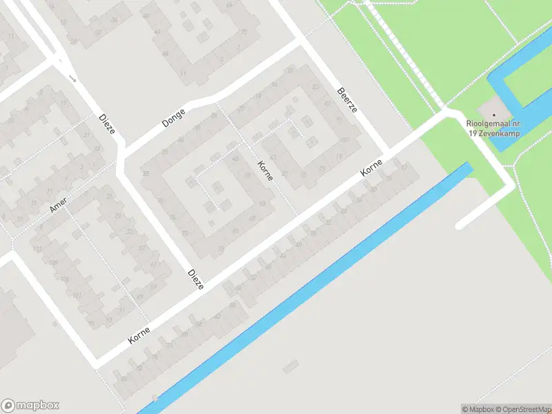 Ambulance met grote spoed naar de Korne in Rotterdam