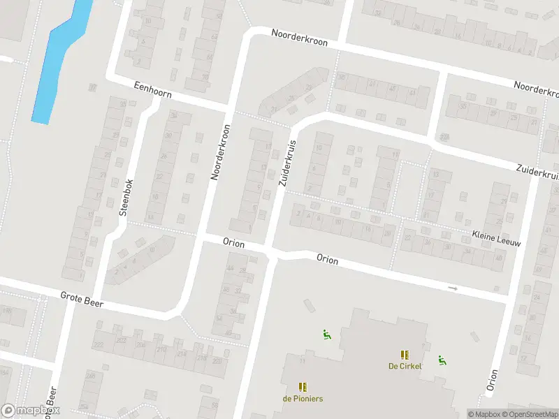 Ambulance met grote spoed naar de Zuiderkruis in Amstelveen