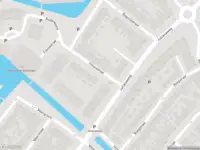 Ambulance met grote spoed naar de Foksiastraat in Volendam