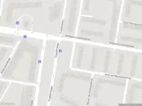 Ambulance met grote spoed naar de Jacob van Weesenbekestraat in Amsterdam