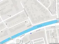 Brandweer met grote spoed naar de Prins Bernhardstraat in Assen vanwege waarnemen gaslucht