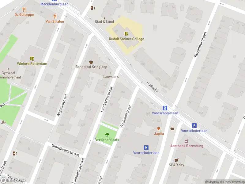 Ambulance met grote spoed naar de Oudedijk in Rotterdam