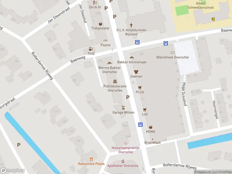 Ambulance met grote spoed naar de Burgemeester Baumannlaan in Rotterdam