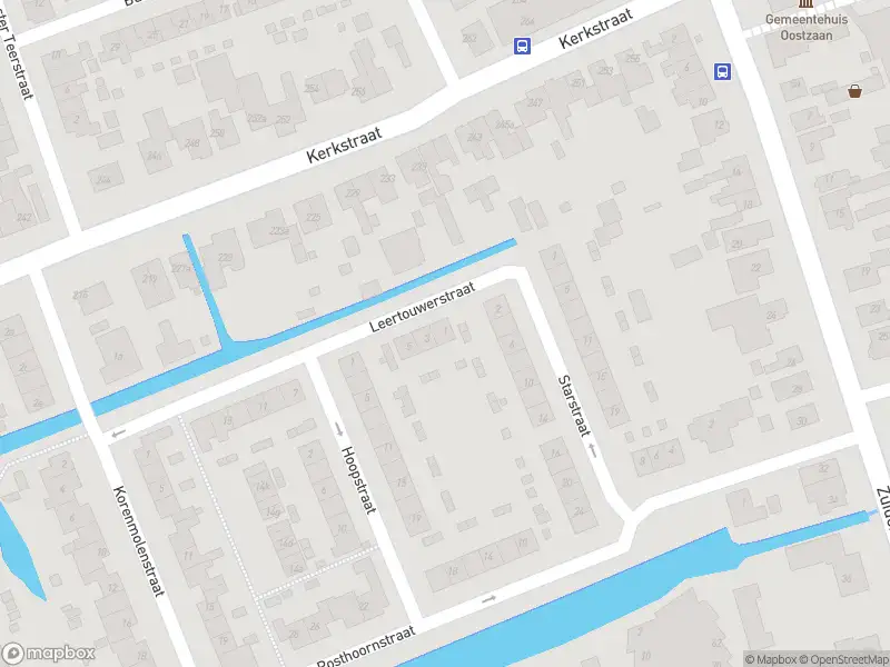 Ambulance met grote spoed naar de Leertouwerstraat in Oostzaan