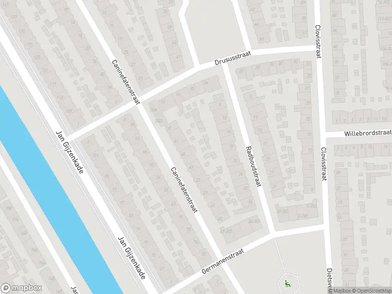 Ambulance met grote spoed naar de Caninefatenstraat in Haarlem