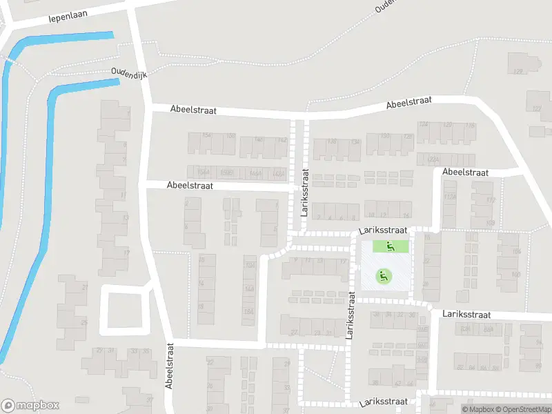 Ambulance met gepaste spoed naar de Lariksstraat in Dordrecht