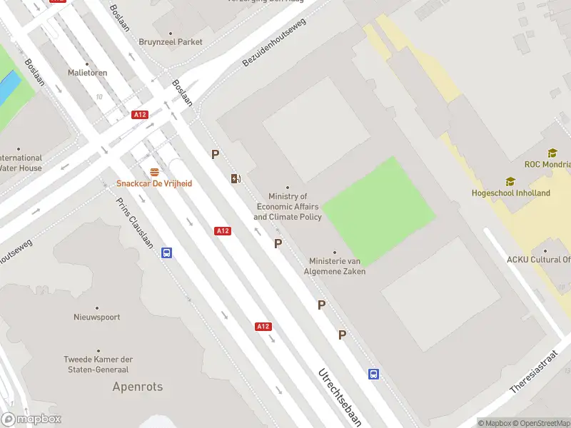 Ambulance met grote spoed naar de Bezuidenhoutseweg in 's-Gravenhage