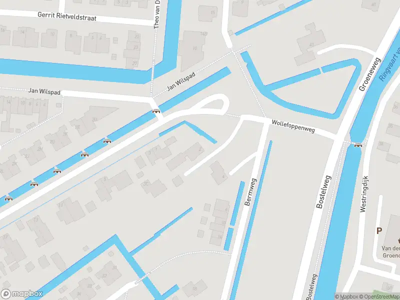 Ambulance met gepaste spoed naar de Bermweg in Rotterdam