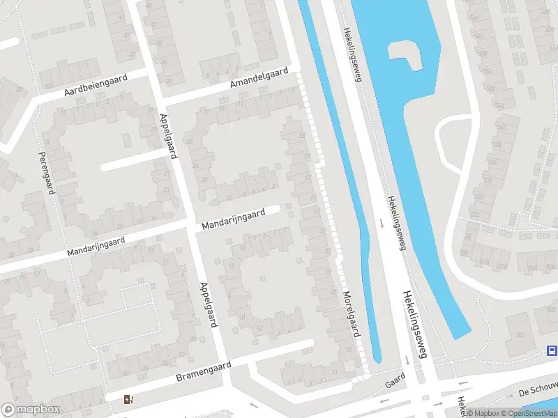 Ambulance met grote spoed naar de Mandarijngaard in Spijkenisse