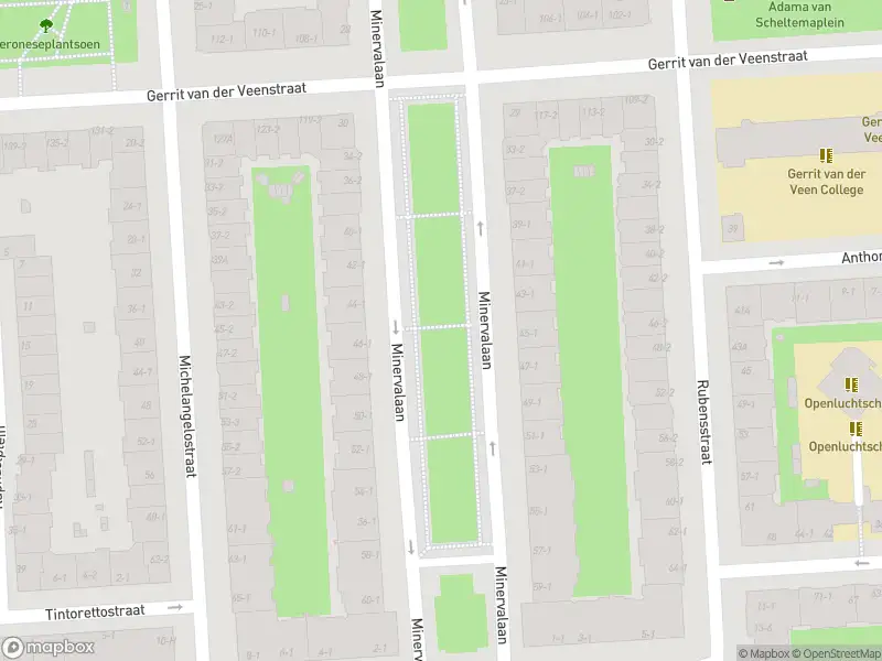 Ambulance met grote spoed naar de Quinten Massijsstraat in Amsterdam