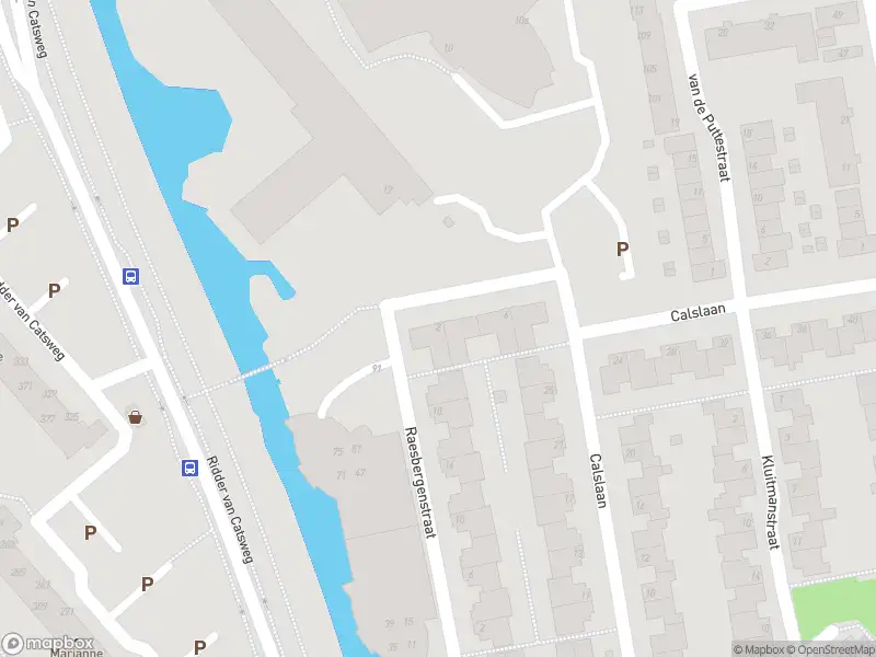 Ambulance met gepaste spoed naar de Anna van Meertenstraat in Gouda