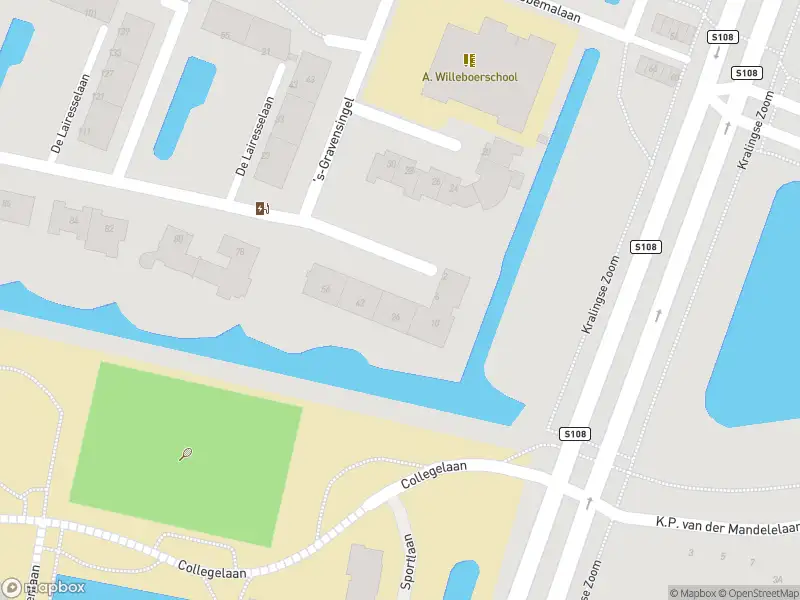 Ambulance met grote spoed naar de De Lairesselaan in Rotterdam