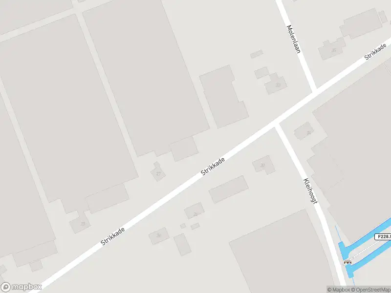 Ambulance met gepaste spoed naar de Strikkade in Pijnacker