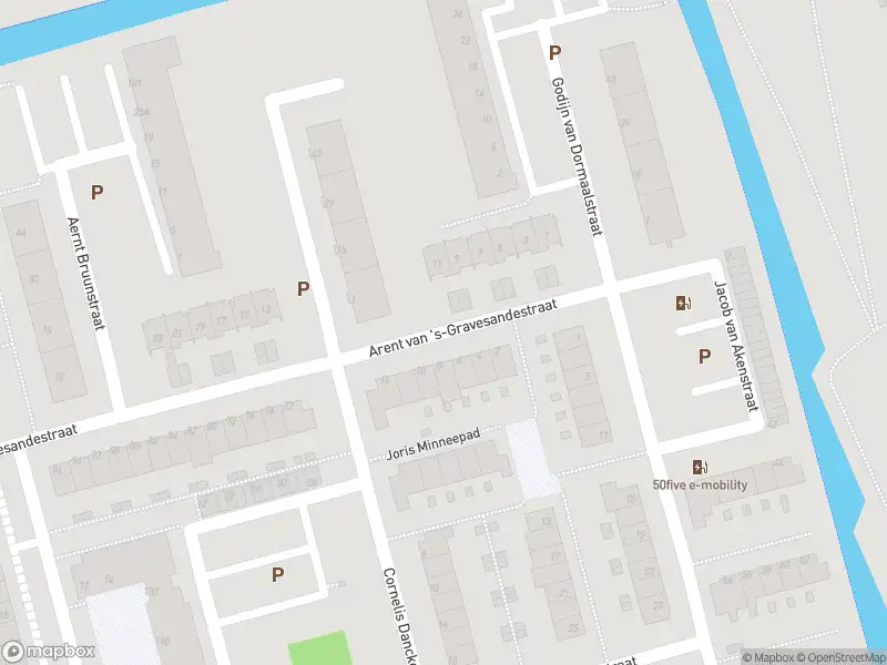 Ambulance met gepaste spoed naar de Arent van 's-Gravesandestraat in Rotterdam