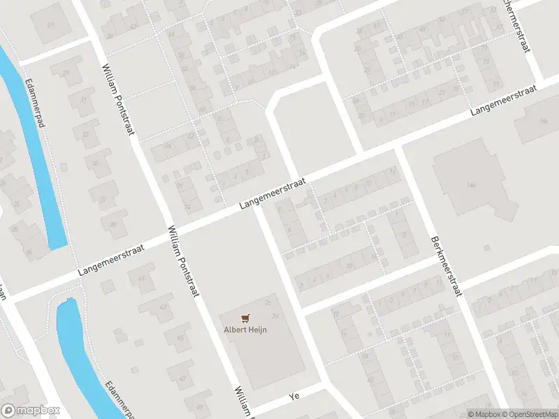 Ambulance met grote spoed naar de Wijkermeerstraat in Edam