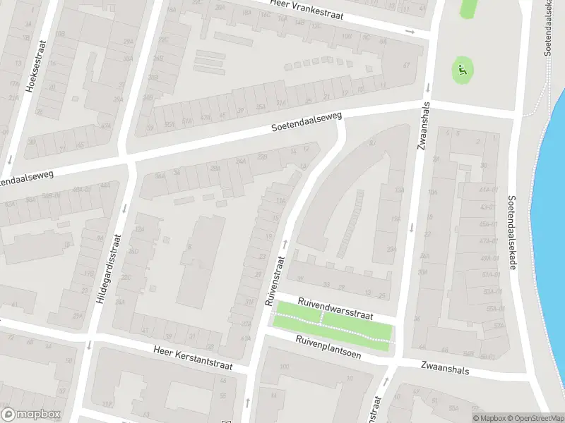 Ambulance met grote spoed naar de Ruivenstraat in Rotterdam