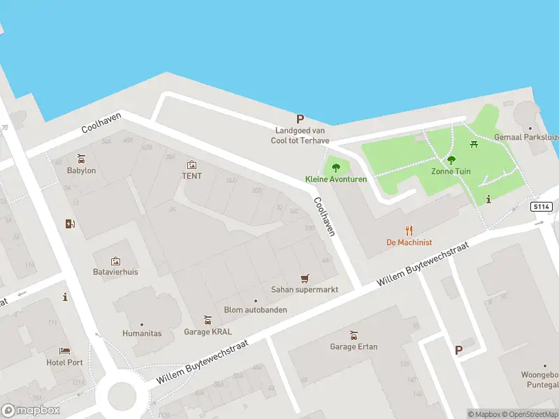 Ambulance met gepaste spoed naar de Coolhaven in Rotterdam