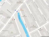 Ambulance met grote spoed naar de Spoorsingel in Rotterdam