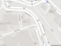 Ambulance met grote spoed naar de Marconistraat in Rotterdam