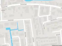 Ambulance met grote spoed naar de Lindenlaan in Oud-Alblas