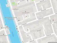 Ambulance met grote spoed naar de Oosterstraat in Vlaardingen