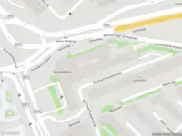 Ambulance met grote spoed naar de Schagerlaan in Amsterdam