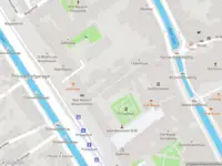 Ambulance met gepaste spoed naar de Schoolstraat in Delft