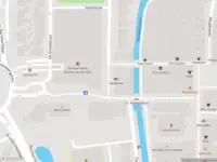 Brandweer met gepaste spoed naar de Stadhuisplein in Alphen aan den Rijn vanwege een liftopsluiting