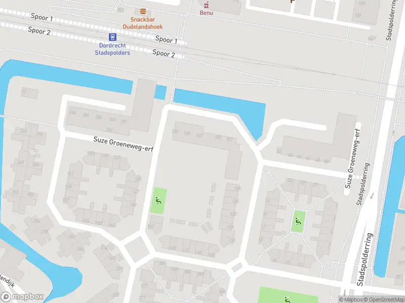 Ambulance met gepaste spoed naar de Suze Groeneweg-erf in Dordrecht