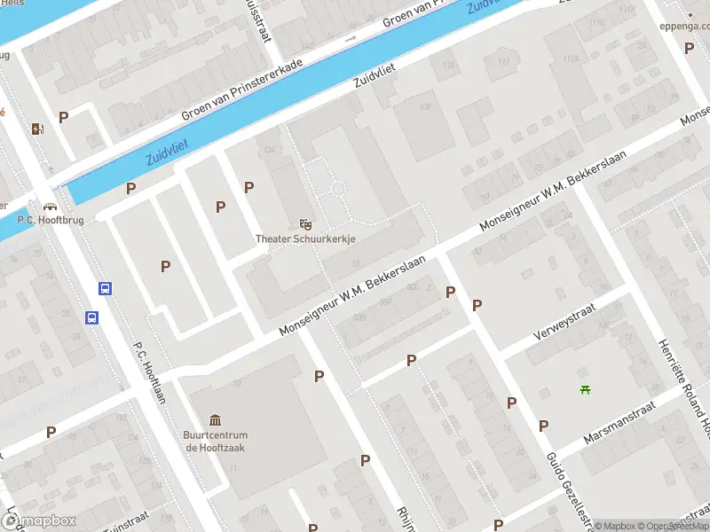 Ambulance met grote spoed naar de Schuurhof in Maassluis