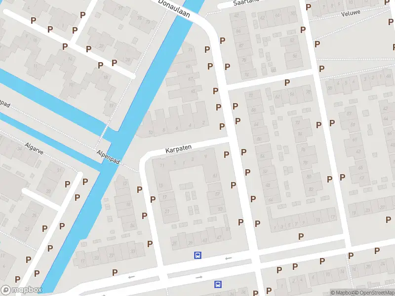 Ambulance met grote spoed naar de Karpaten in Purmerend