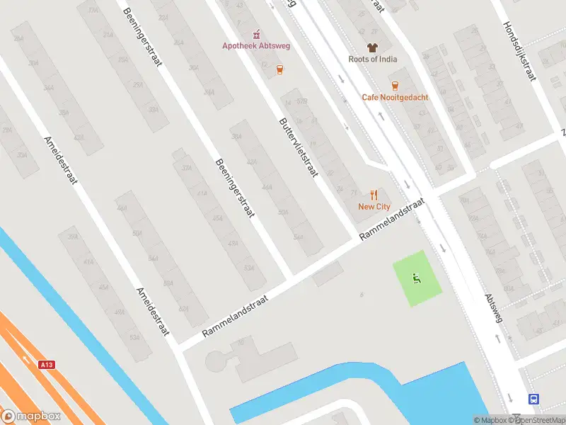 Ambulance met gepaste spoed naar de Beeningerstraat in Rotterdam