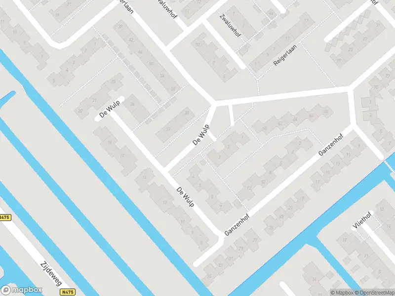 Ambulance met grote spoed naar de De Wulp in Ouderkerk aan den IJssel