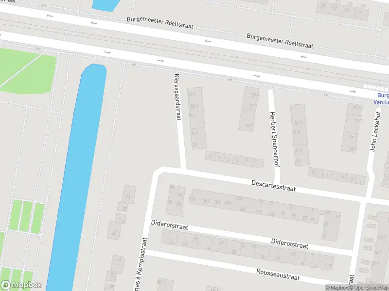 Ambulance met grote spoed naar de Kierkegaardstraat in Amsterdam