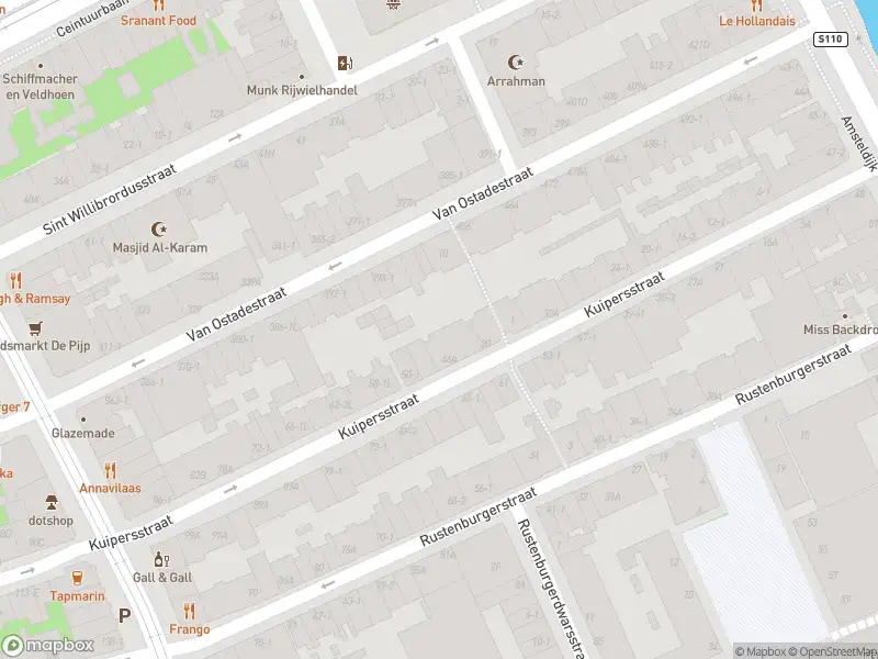 Ambulance met grote spoed naar de Dora Tamanaplein in Amsterdam