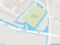 Politie naar de Maas-Waalweg in Zuilichem vanwege aanrijding met letsel