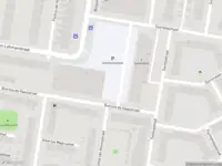 Ambulance met grote spoed naar de Confuciusplein in Amsterdam