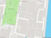 Ambulance met gepaste spoed naar de Admiraal Banckertweg in Leiden