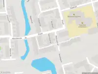 Politie naar de Kalmoesdreef in Spijkenisse vanwege personen te water