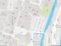 Ambulance met grote spoed naar de Burgemeester Haitsmaplein in Mijdrecht