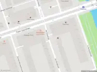 Ambulance met grote spoed naar de Jan Smitstraat in Amsterdam