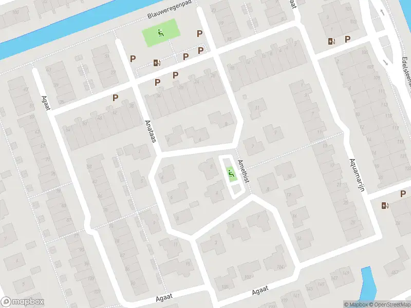 Ambulance met grote spoed naar de Amethist in Zoetermeer