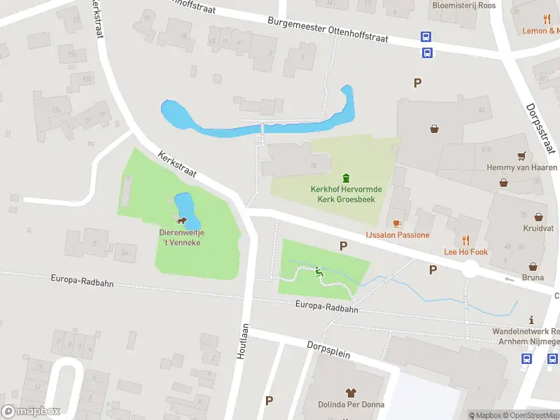 Brandweer met gepaste spoed naar de Kerkstraat in Groesbeek