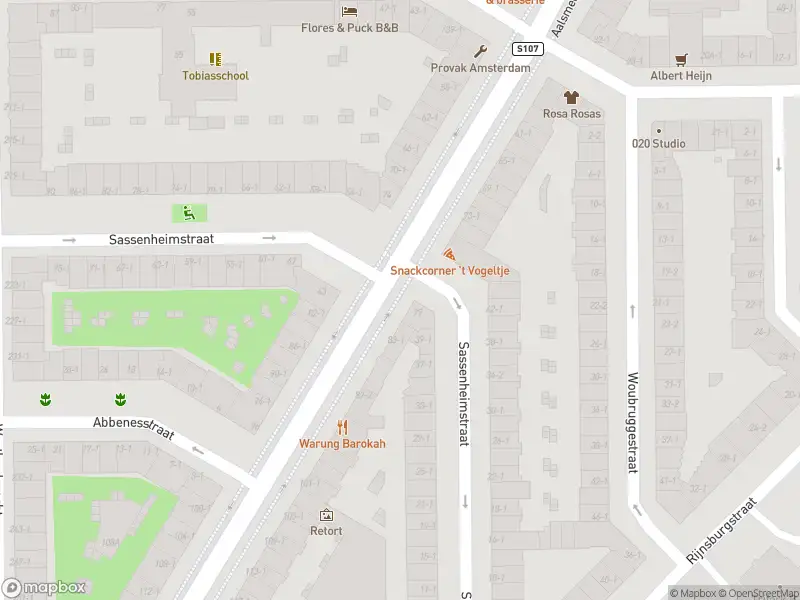 Ambulance met grote spoed naar de Westlandgracht in Amsterdam