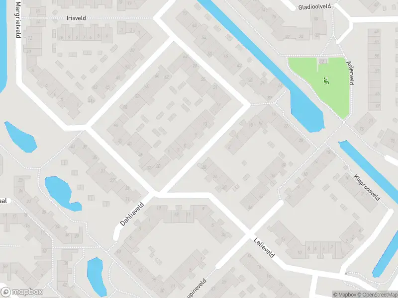 Ambulance met grote spoed naar de Vioolveld in Nieuwerkerk aan den IJssel