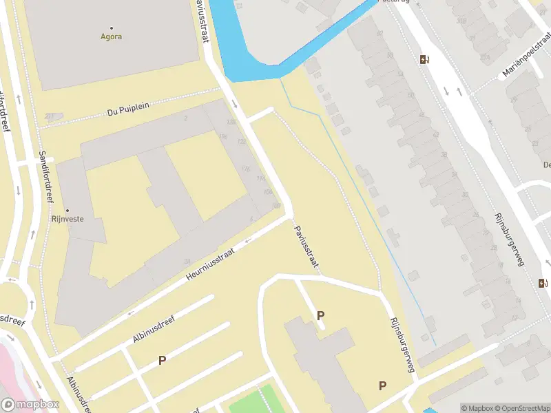 Ambulance met gepaste spoed naar de Paviusstraat in Leiden